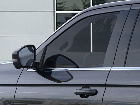 New 2025 Ford Expedition Active image 20