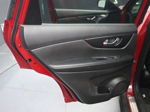 Used 2017 Nissan Rogue SV w/ Midnight Edition Package AWD/4WD image 11