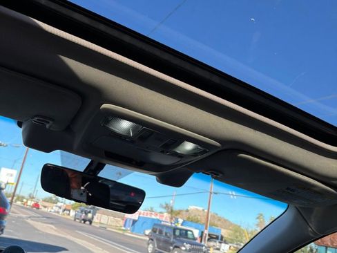 Used 2018 Subaru Outback 2.5i Limited image 12