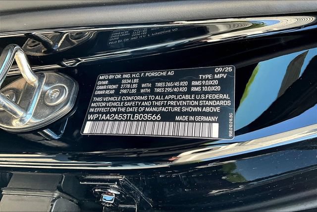 Used 2026 Porsche Macan AWD/4WD image 19