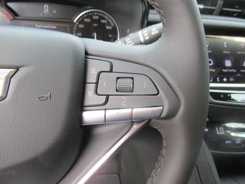 New 2025 Cadillac XT6 Luxury image 18