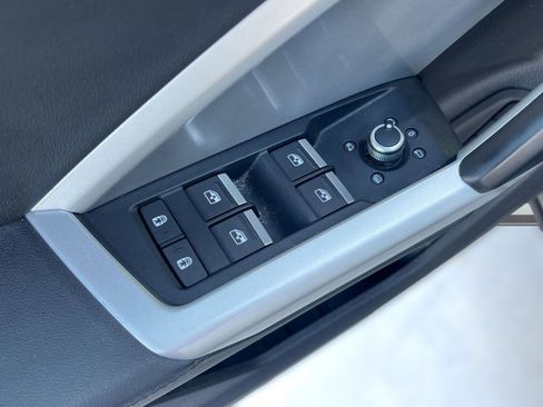 Used 2023 Audi Q3 2.0T Premium w/ Convenience Package image 21