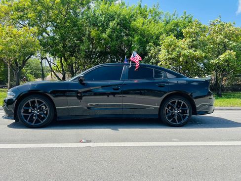 Used 2022 Dodge Charger R/T w/ Blacktop Package RWD image 2