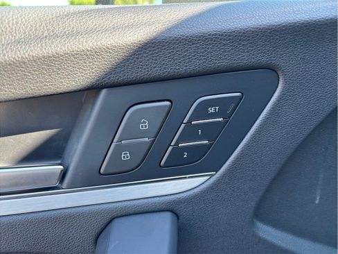 Used 2022 Audi Q5 e Prestige w/ Prestige Package AWD/4WD image 27