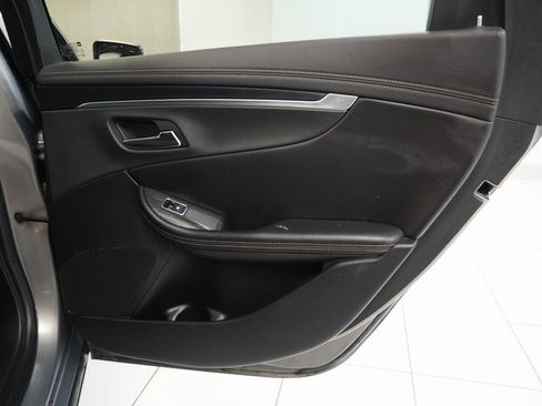 Used 2019 Chevrolet Impala LT w/ LT Convenience Package image 27