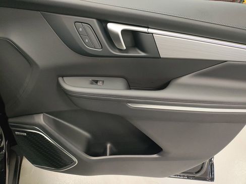 New 2026 Buick Enclave Preferred w/ Power Package image 9