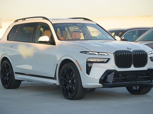 New 2026 BMW X7 xDrive40i w/ Executive Package image 3