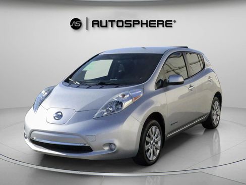 Used 2015 Nissan Leaf S image 4