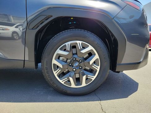 Used 2025 Subaru Forester AWD/4WD image 8