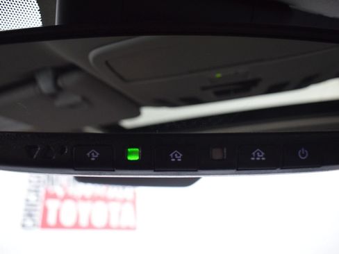 Used 2024 Toyota Sienna XLE FWD image 20