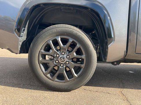 Used 2023 Toyota Tundra Platinum image 11