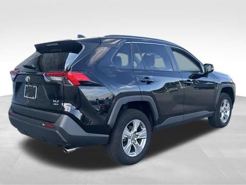 Used 2025 Toyota RAV4 XLE AWD/4WD image 5