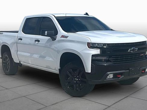 Used 2021 Chevrolet Silverado 1500 LT Trail Boss w/ Convenience Package II AWD/4WD image 2