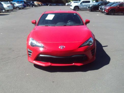 Used 2017 Toyota 86 RWD image 8