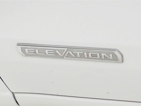 Used 2024 GMC Canyon Elevation image 21