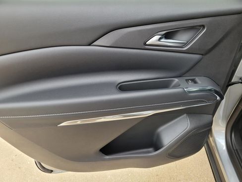 New 2026 Chevrolet Traverse LT w/ Driver Confidence Package FWD image 9