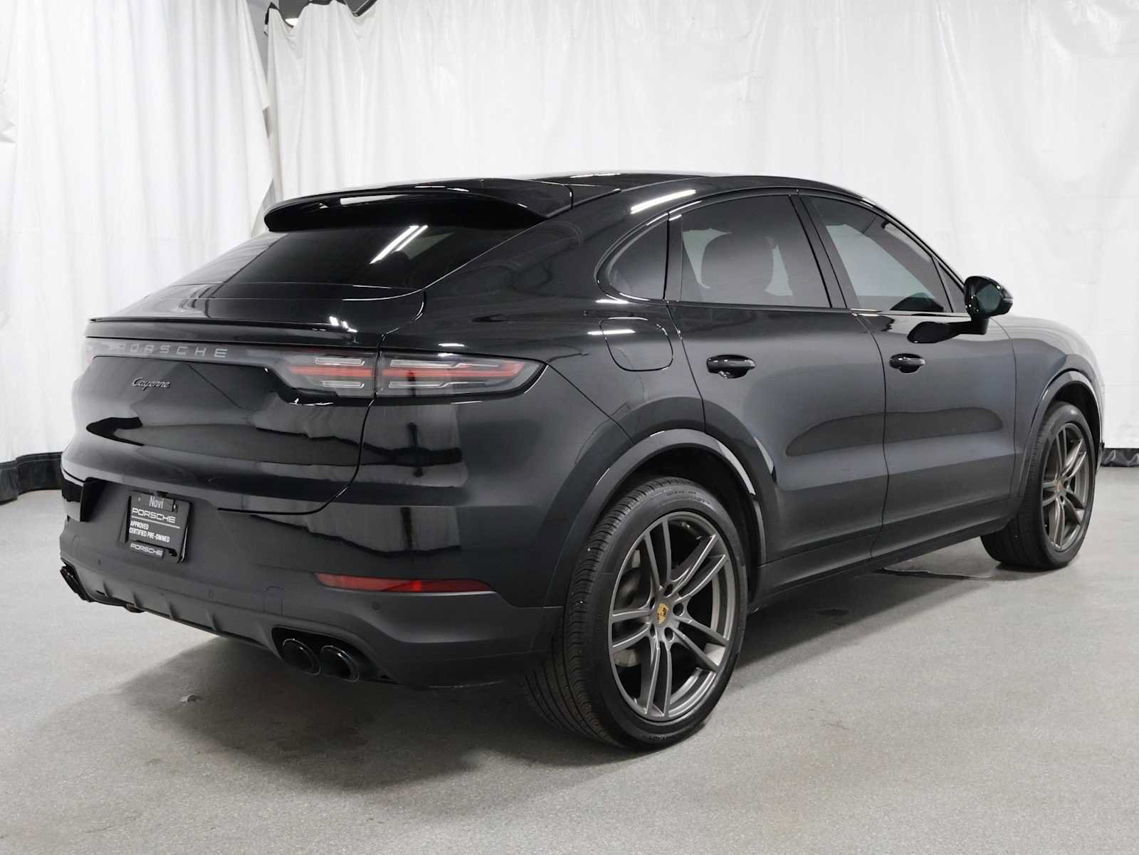 Certified 2023 Porsche Cayenne Platinum Edition AWD/4WD image 9