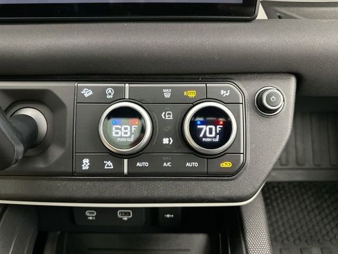 Used 2022 Land Rover Defender 110 X-Dynamic SE image 25