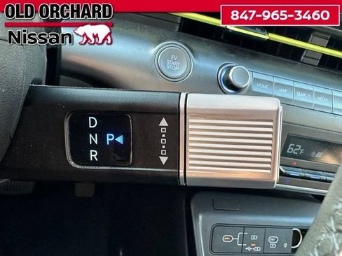 Used 2024 Hyundai Kona Limited FWD image 17