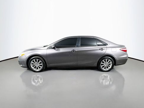 Used 2016 Toyota Camry XLE FWD image 2