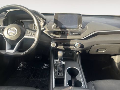 Used 2022 Nissan Altima 2.5 SV FWD image 11