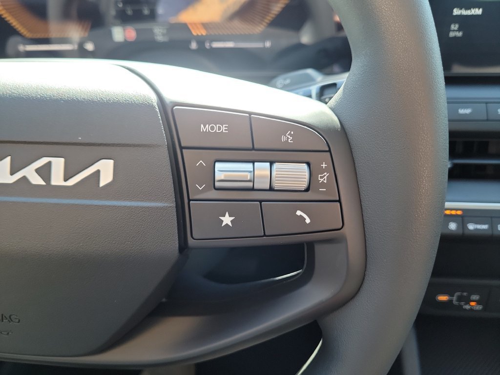 New 2026 Kia K4 FWD image 25