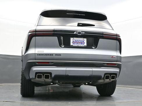 Used 2024 Chevrolet Traverse Z71 AWD/4WD image 42