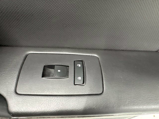 Used 2012 GMC Acadia Denali AWD/4WD image 30