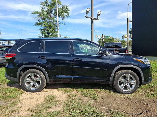 Used 2017 Toyota Highlander Limited AWD/4WD image 7