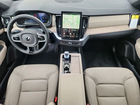 New 2026 Volvo XC90 B6 Plus w/ Protection Package Premier image 11