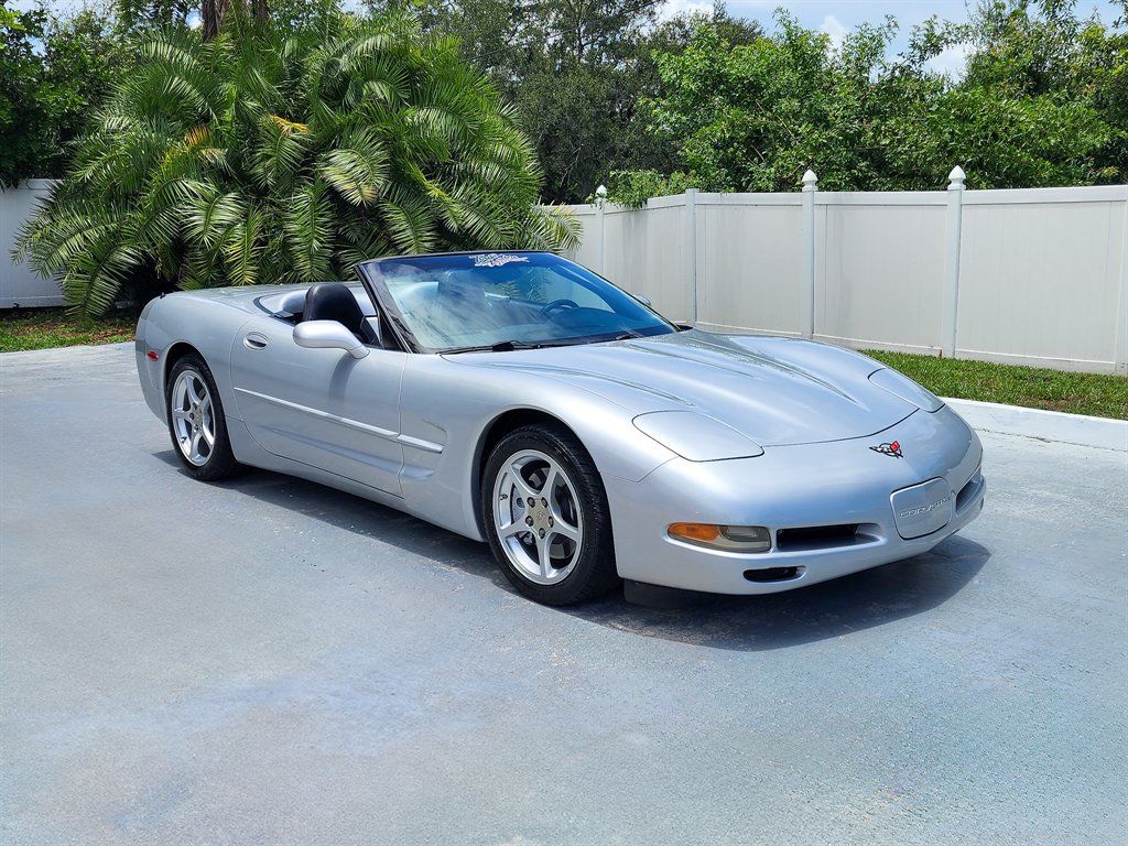 Used 2000 Chevrolet Corvette Convertible w/ Memory Pkg RWD image 2