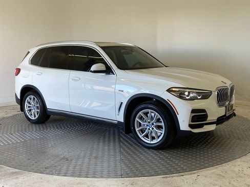 Certified 2022 BMW X5 xDrive45e image 6
