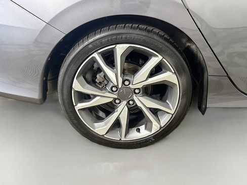 Used 2019 Honda Civic Touring image 33