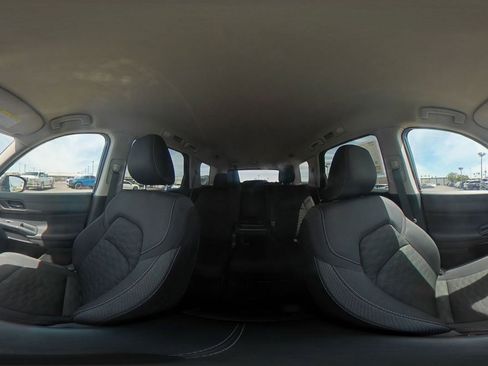 Used 2025 Nissan Pathfinder SV AWD/4WD image 43