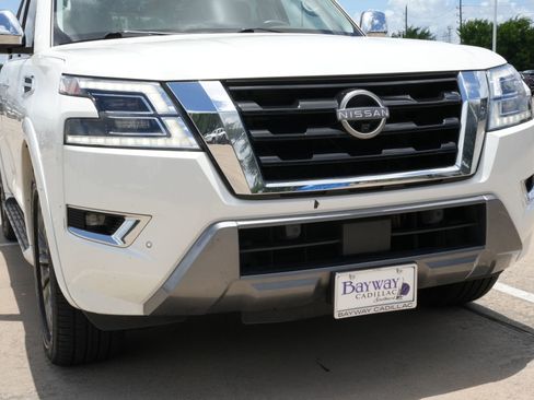 Used 2023 Nissan Armada Platinum w/ Captain's Chairs Package RWD image 27