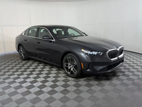 Used 2027 BMW 530i w/ Convenience Package RWD image 7