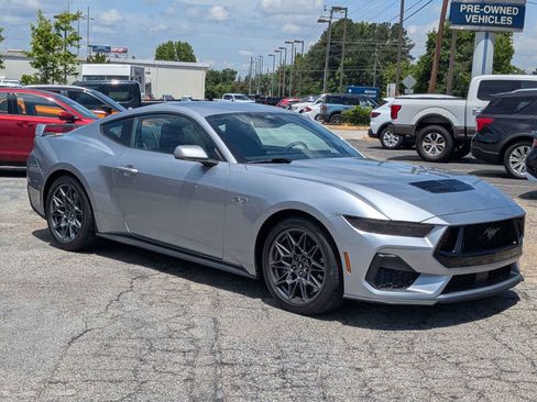 Used 2025 Ford Mustang GT Premium w/ GT Performance Package RWD image 2