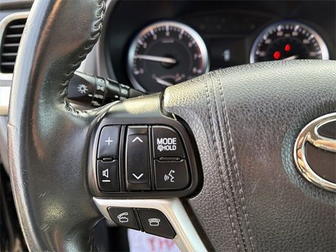 Used 2016 Toyota Highlander Plus image 18