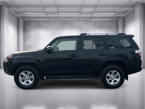 Used 2020 Toyota 4Runner SR5 image 6