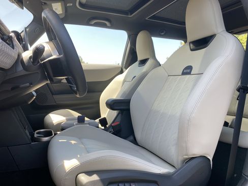 Used 2025 MINI Cooper S image 7