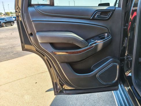 Used 2017 GMC Yukon SLT AWD/4WD image 23