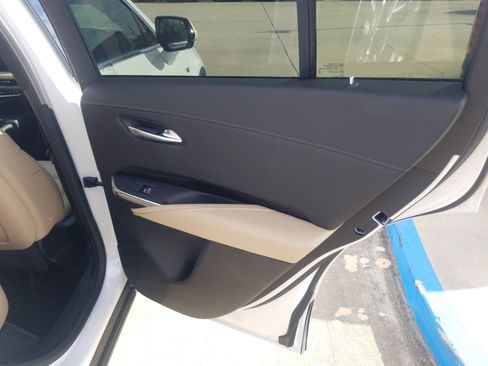 Used 2024 Cadillac XT4 Luxury w/ Cold Weather Package image 14