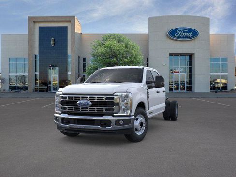New 2026 Ford F350 XL w/ XL Chrome Package RWD image 2
