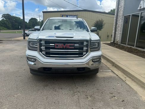 Used 2018 GMC Sierra 1500 SLT AWD/4WD image 3