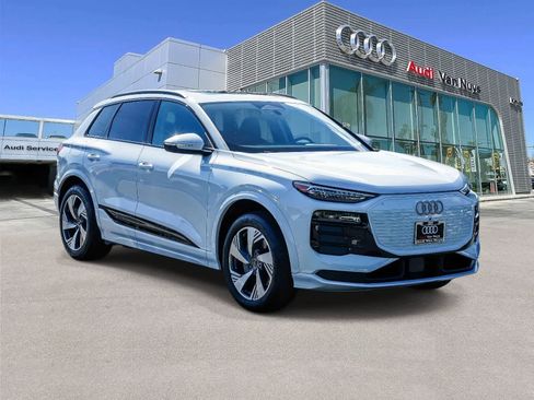 Used 2025 Audi Q6 e-tron Premium Plus w/ Premium Plus AWD/4WD image 5