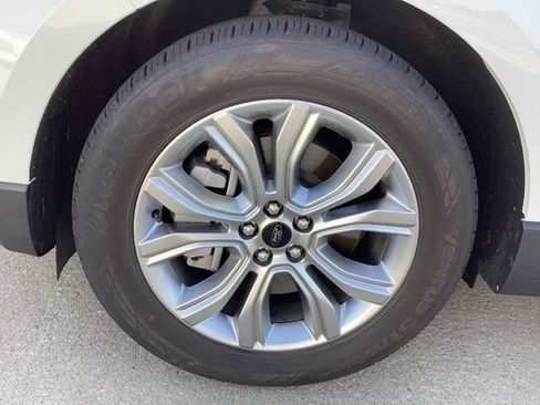 Used 2023 Ford Edge Titanium w/ Class II Trailer Tow Package AWD/4WD image 6