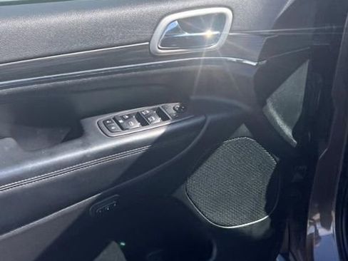 Used 2021 Jeep Grand Cherokee Limited w/ Luxury Group II image 14