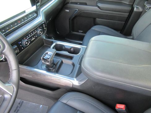 Used 2024 Chevrolet Silverado 1500 LTZ w/ LTZ Premium Package AWD/4WD image 17