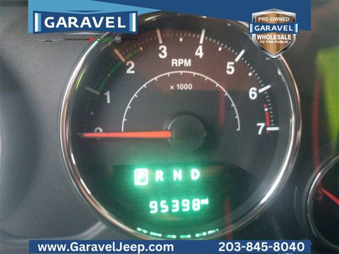 Used 2016 Jeep Wrangler Unlimited Sahara w/ Connectivity Group image 26