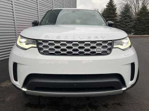 New 2026 Land Rover Discovery S image 4